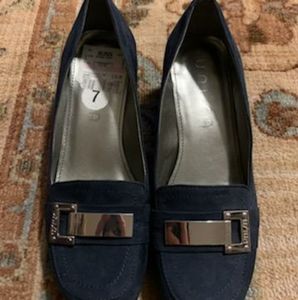 Dress shoes